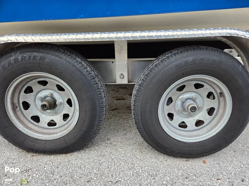 Slide: The Image of Rinker 21QX 2018 - 15311063