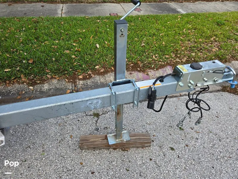 Slide: The Image of Rinker 21QX 2018 - 15311069