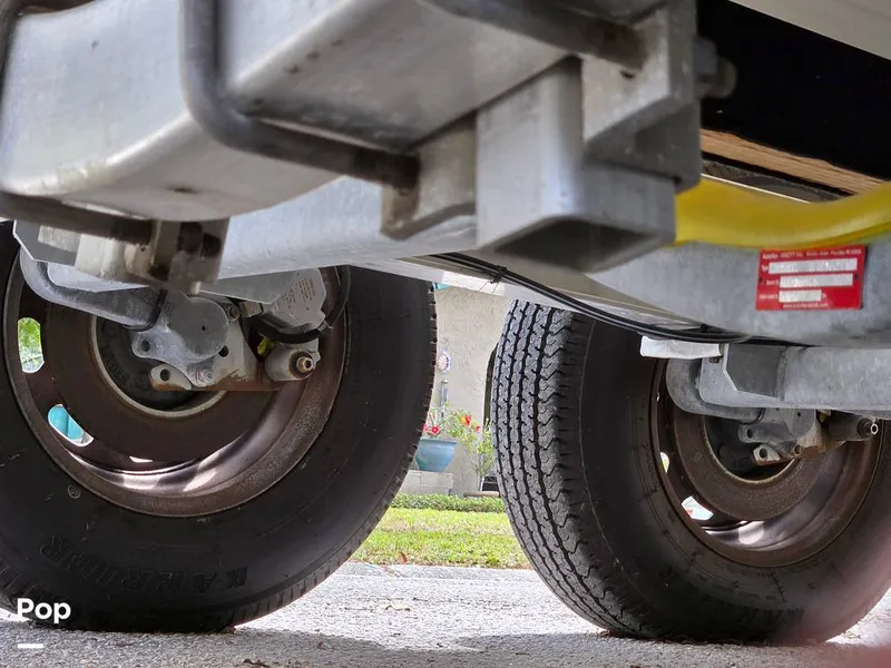 Slide: The Image of Rinker 21QX 2018 - 15311105