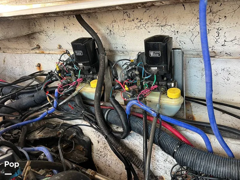 Slide: The Image of Rinker 342 Fiesta Vee 2005 - 14176170