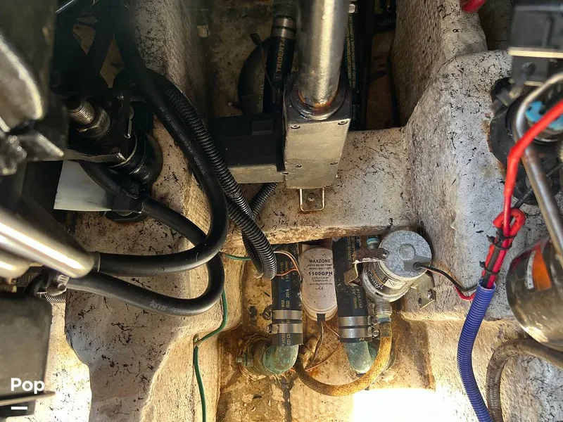 Slide: The Image of Rinker 342 Fiesta Vee 2005 - 14176172