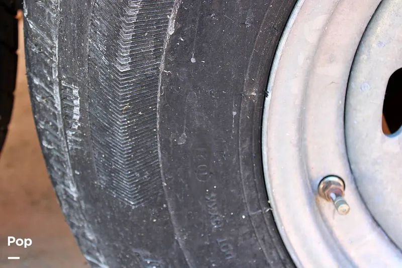 Slide: The Image of Rinker 342 Fiesta Vee 2005 - 14176238