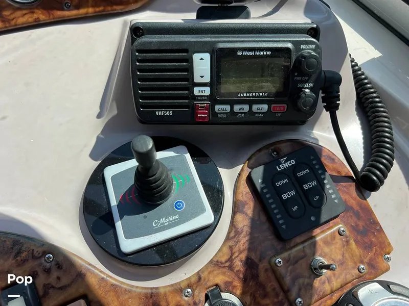 Slide: The Image of Rinker 342 Fiesta Vee 2005 - 14176094