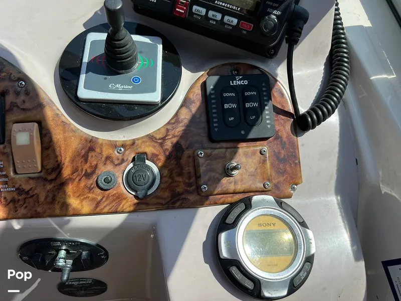 Slide: The Image of Rinker 342 Fiesta Vee 2005 - 14176096