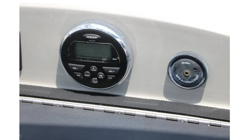 Slide: The Image of Bayliner 185 BR 2014 - 27