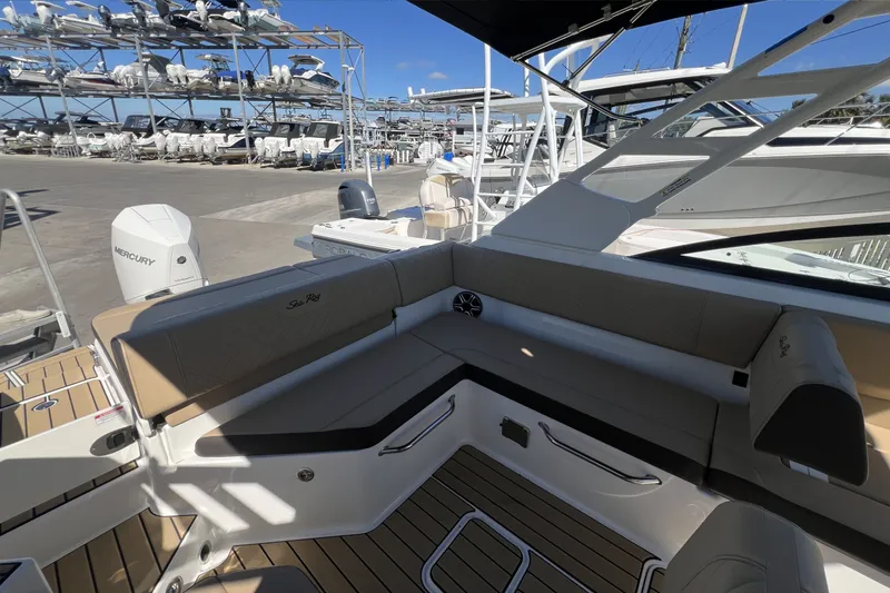 Slide: The Image of Sea Ray SDX 250 Outboard 2026 - 11