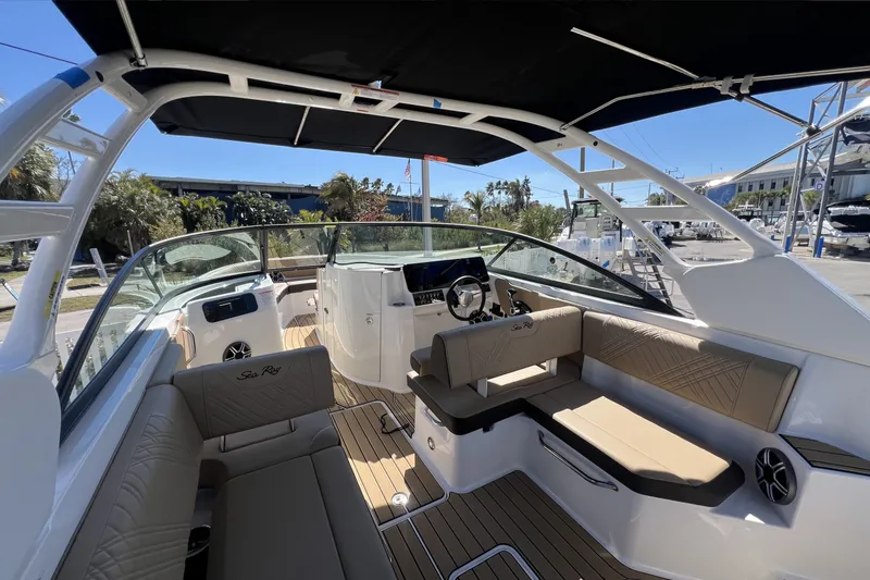 Slide: The Image of Sea Ray SDX 250 Outboard 2026 - 12