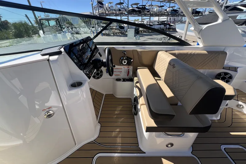 Slide: The Image of Sea Ray SDX 250 Outboard 2026 - 15