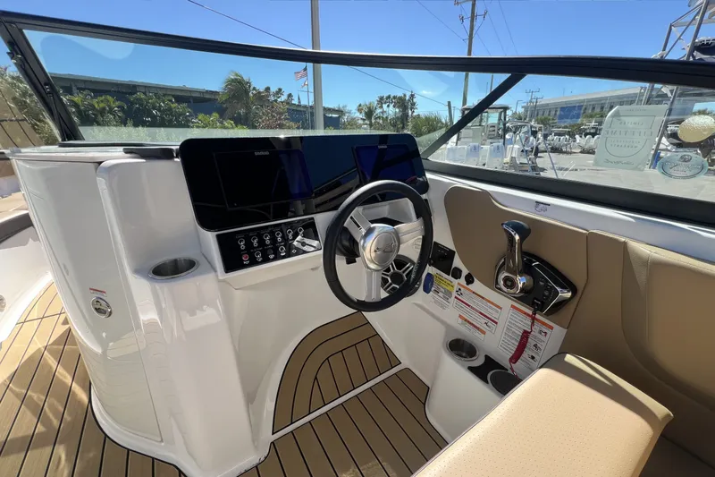 Slide: The Image of Sea Ray SDX 250 Outboard 2026 - 17