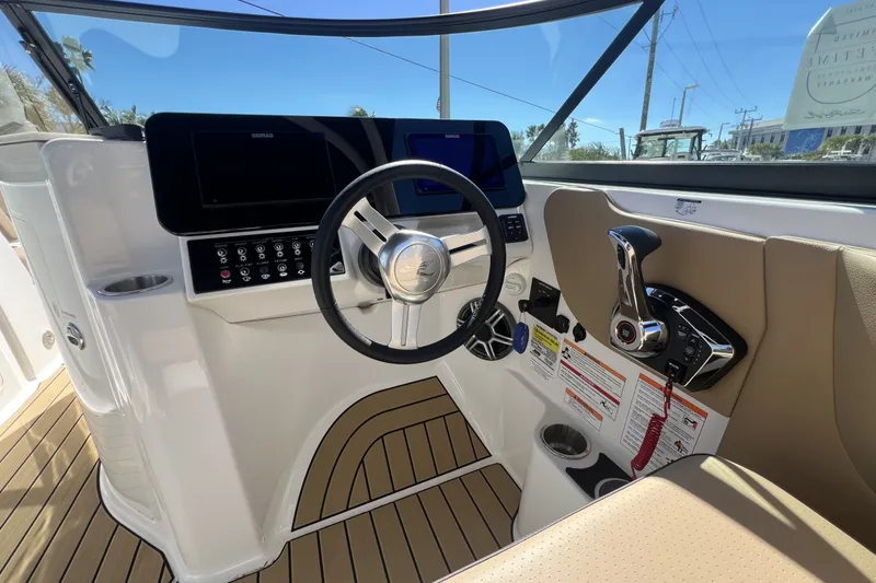 Slide: The Image of Sea Ray SDX 250 Outboard 2026 - 18