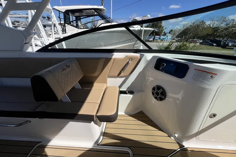 Slide: The Image of Sea Ray SDX 250 Outboard 2026 - 19