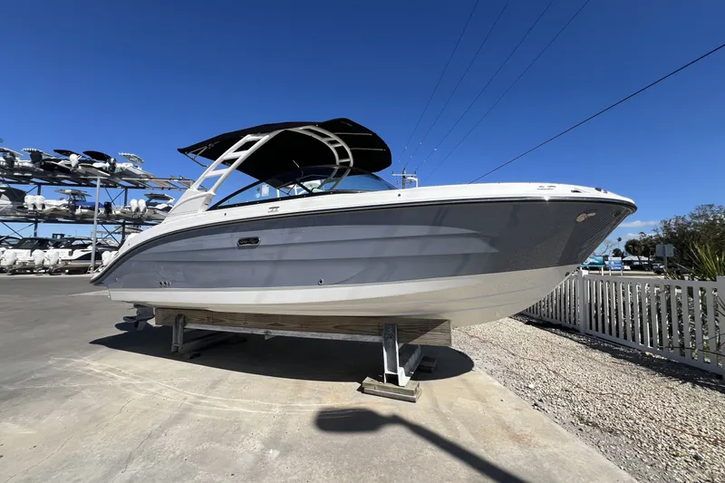 Slide: The Image of Sea Ray SDX 250 Outboard 2026 - 2