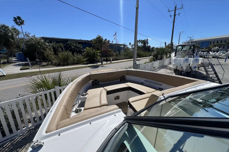 Slide: The Image of Sea Ray SDX 250 Outboard 2026 - 7