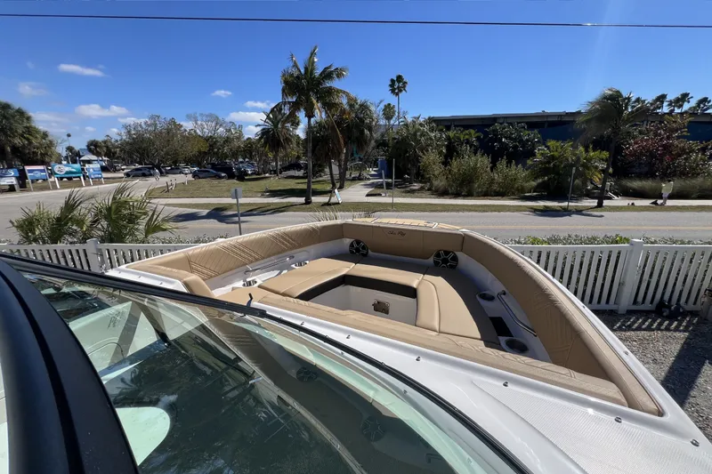 Slide: The Image of Sea Ray SDX 250 Outboard 2026 - 8