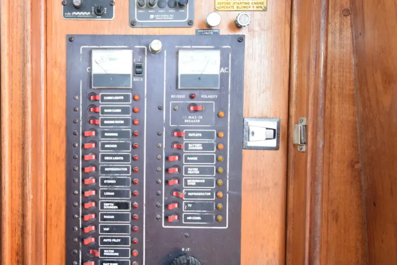 Slide: The Image of Mediterranean 38 Convertible 1988 - 17