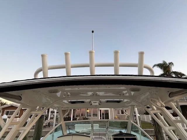 Slide: The Image of Boston Whaler 320 VANTAGE 2017 - 15