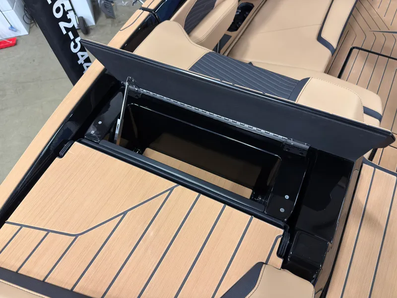 Slide: The Image of Mastercraft X24 2026 - 13