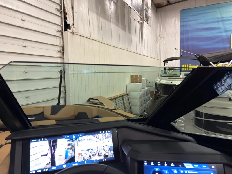 Slide: The Image of Mastercraft X24 2026 - 34