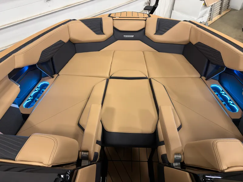 Slide: The Image of Mastercraft X24 2026 - 36