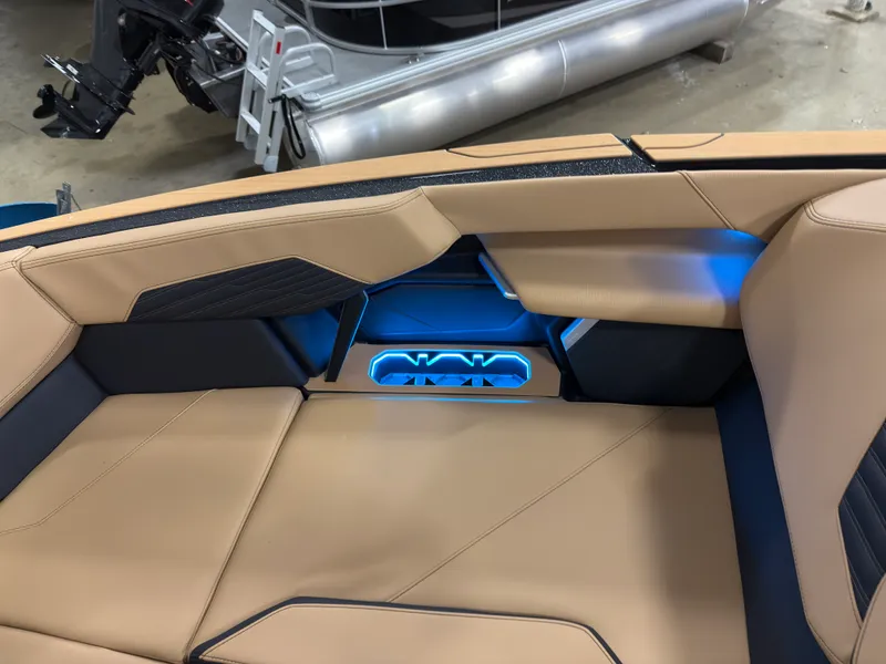 Slide: The Image of Mastercraft X24 2026 - 39