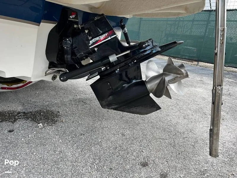 Slide: The Image of Sea Ray 240 Sundeck 2002 - 14146103