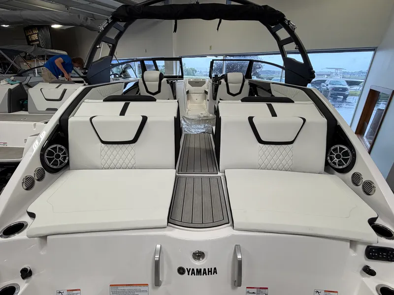 Slide: The Image of Yamaha 222S 2026 - 5