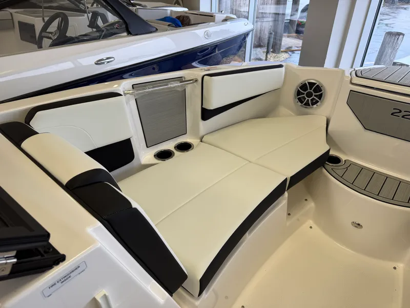 Slide: The Image of Yamaha 222S 2026 - 28