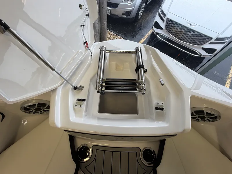 Slide: The Image of Yamaha 222S 2026 - 35