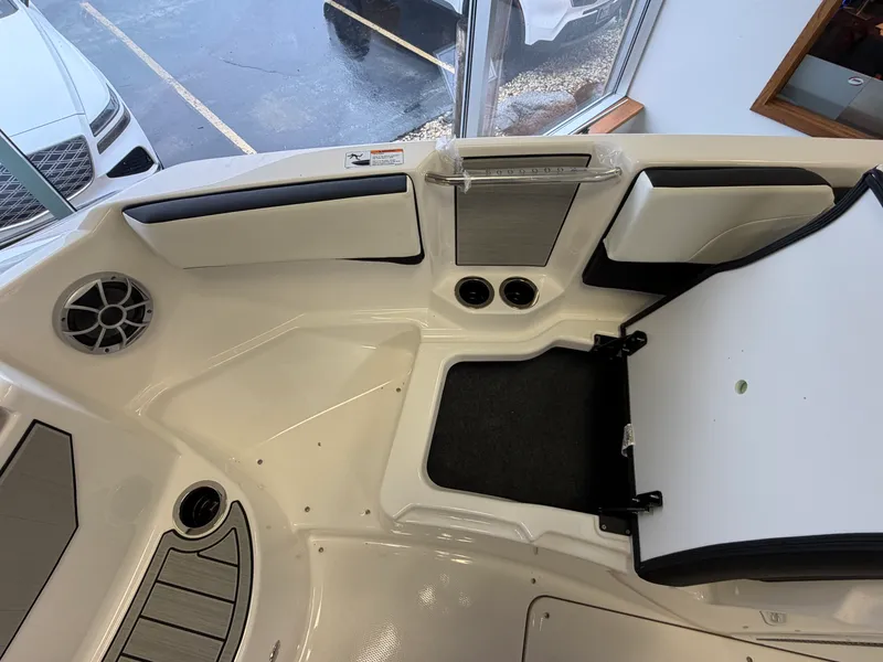 Slide: The Image of Yamaha 222S 2026 - 33