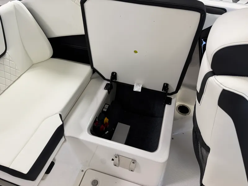 Slide: The Image of Yamaha 222S 2026 - 10