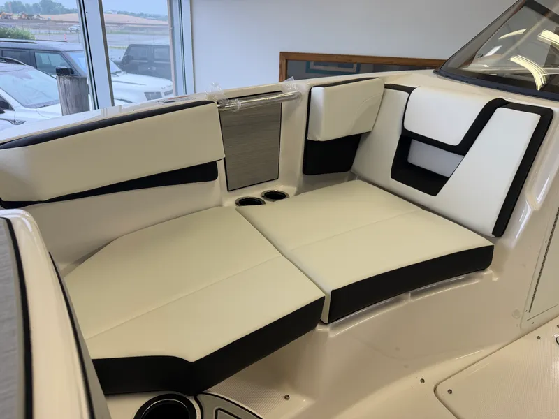 Slide: The Image of Yamaha 222S 2026 - 31