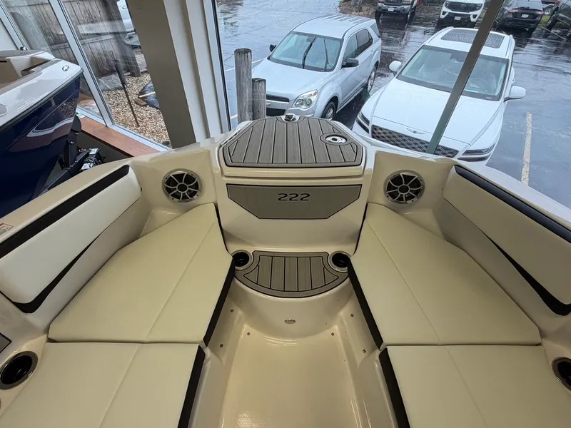 Slide: The Image of Yamaha 222S 2026 - 34