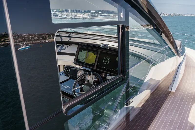 Slide: The Image of Sunseeker 65 SPORT 2023 - 103