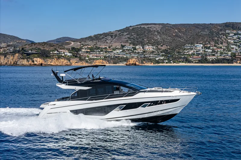 Slide: The Image of Sunseeker 65 SPORT 2023 - 2