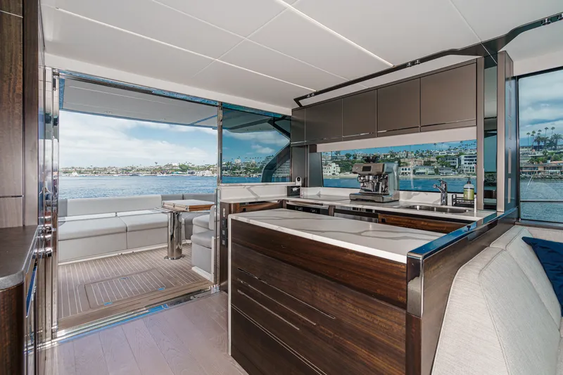 Slide: The Image of Sunseeker 65 SPORT 2023 - 29