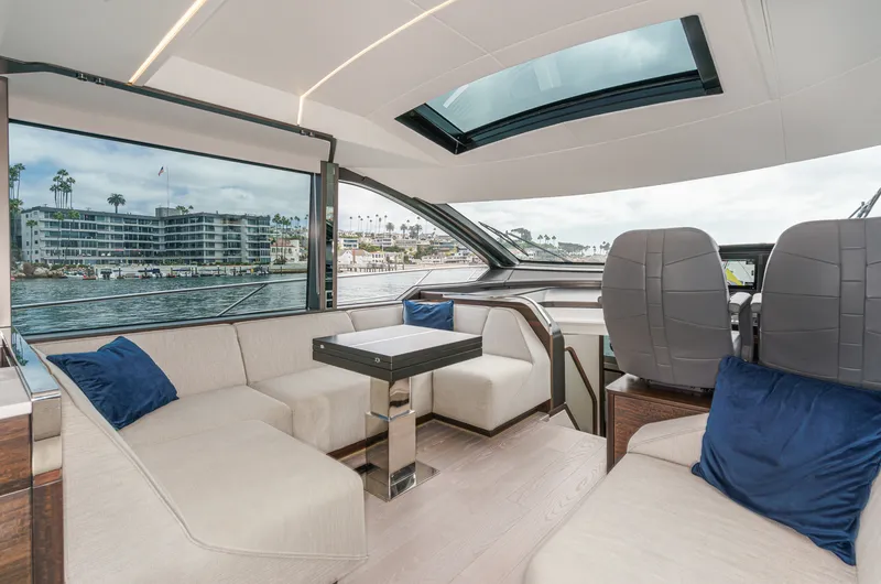 Slide: The Image of Sunseeker 65 SPORT 2023 - 35