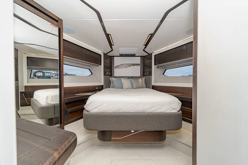 Slide: The Image of Sunseeker 65 SPORT 2023 - 43