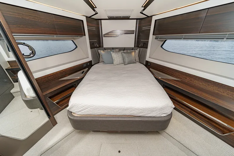 Slide: The Image of Sunseeker 65 SPORT 2023 - 44