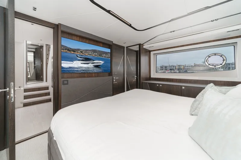 Slide: The Image of Sunseeker 65 SPORT 2023 - 54
