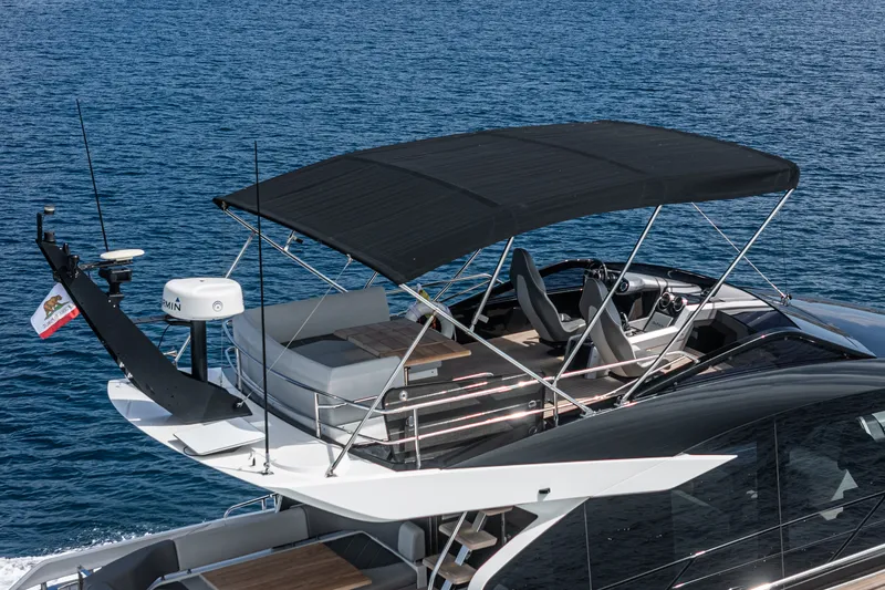 Slide: The Image of Sunseeker 65 SPORT 2023 - 9