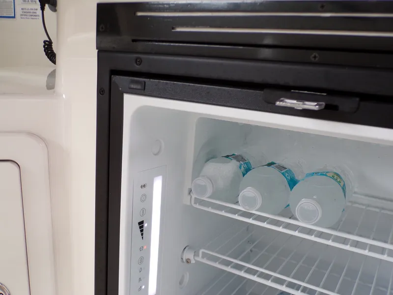 Slide: The Image of Boston Whaler 315 CONQUEST 2014 - 17