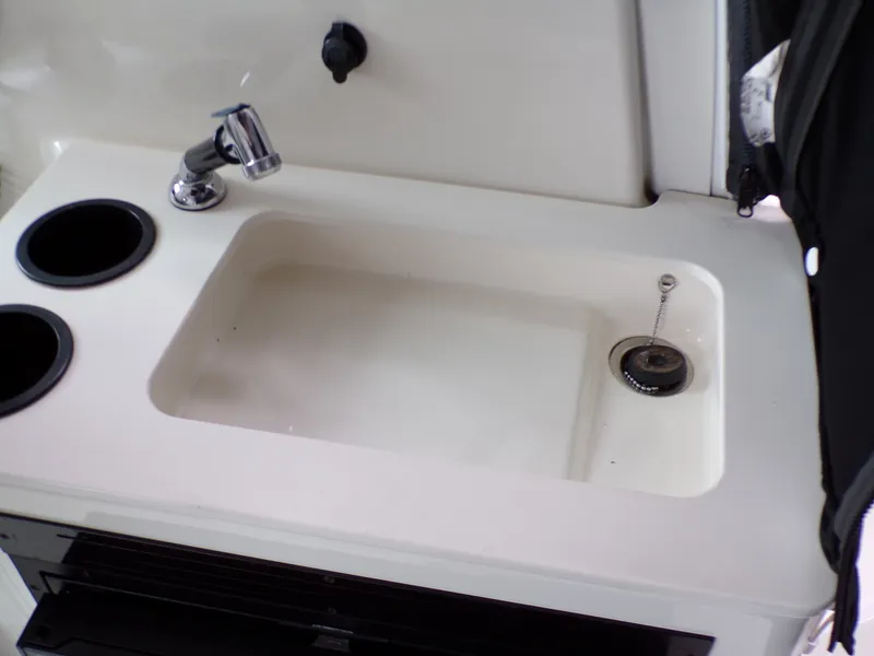 Slide: The Image of Boston Whaler 315 CONQUEST 2014 - 18