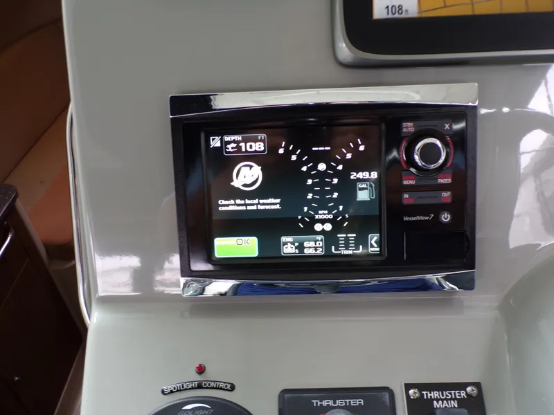 Slide: The Image of Boston Whaler 315 CONQUEST 2014 - 21