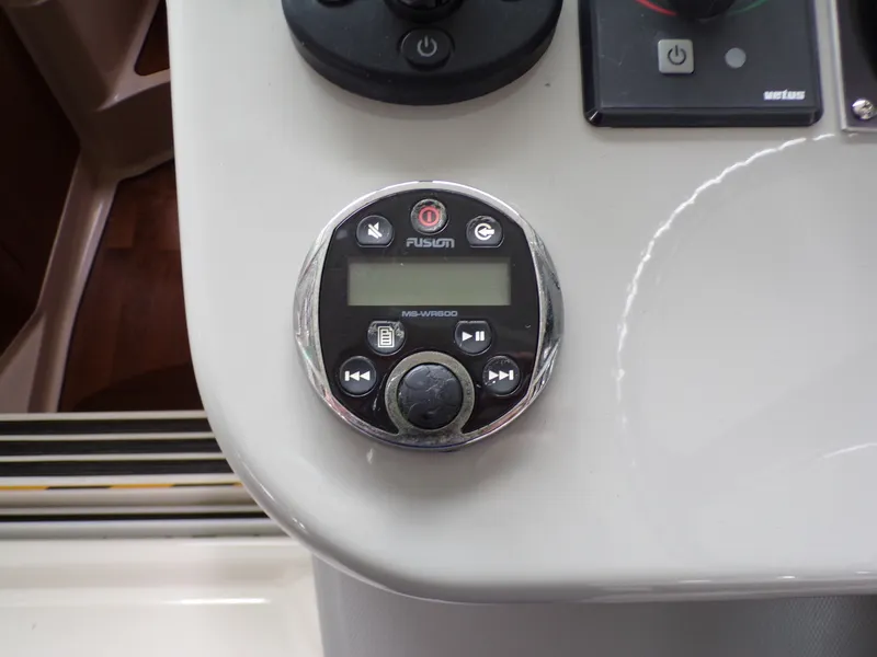 Slide: The Image of Boston Whaler 315 CONQUEST 2014 - 26