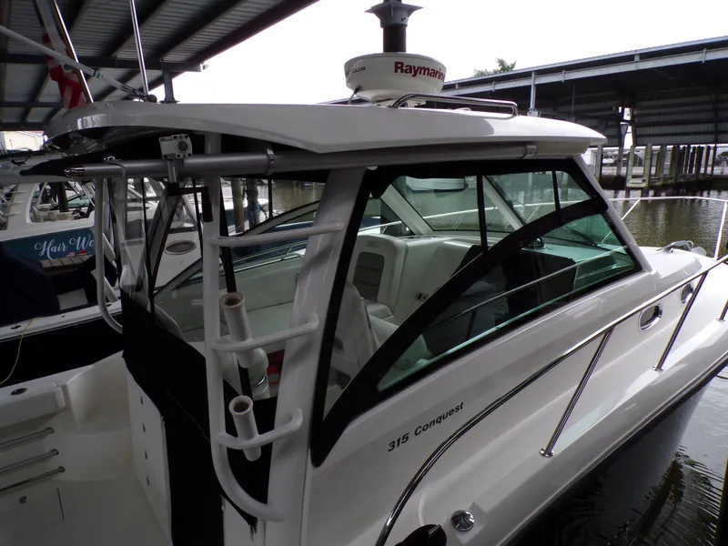 Slide: The Image of Boston Whaler 315 CONQUEST 2014 - 3