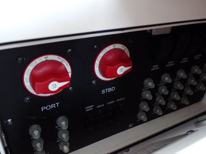 Slide: The Image of Boston Whaler 315 CONQUEST 2014 - 32