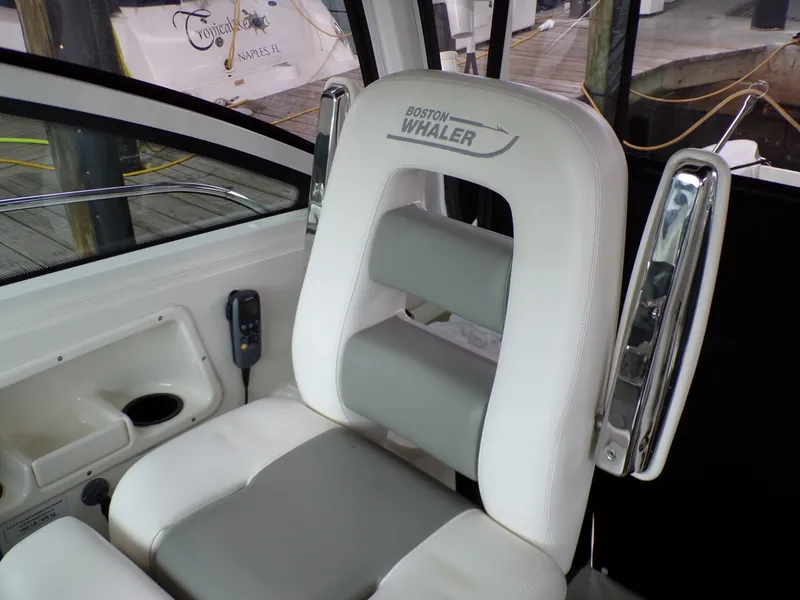 Slide: The Image of Boston Whaler 315 CONQUEST 2014 - 36