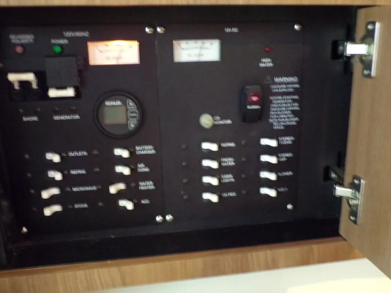 Slide: The Image of Boston Whaler 315 CONQUEST 2014 - 48