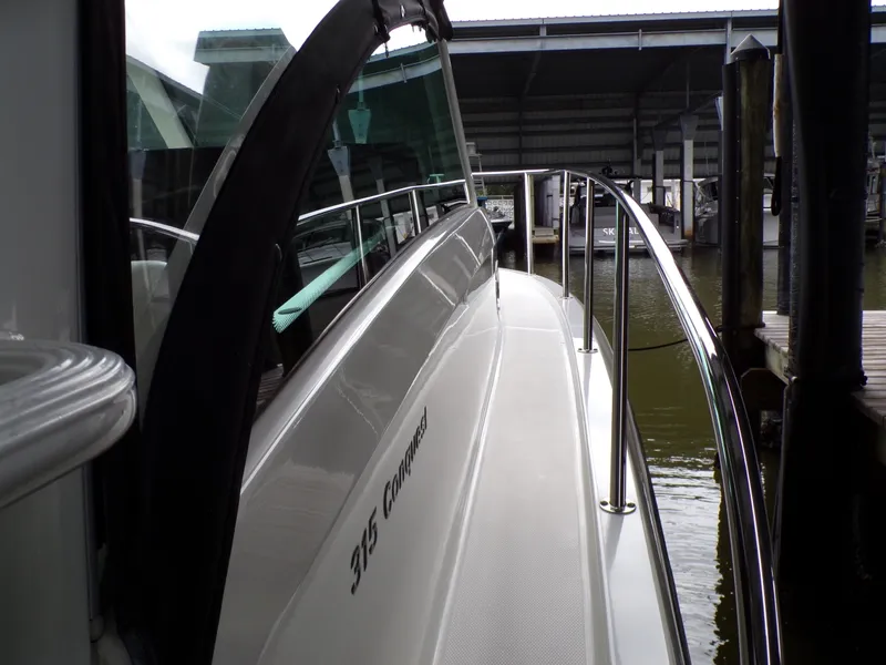 Slide: The Image of Boston Whaler 315 CONQUEST 2014 - 63