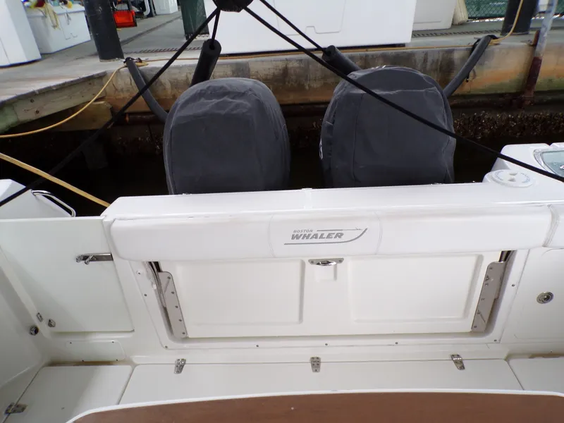 Slide: The Image of Boston Whaler 315 CONQUEST 2014 - 9
